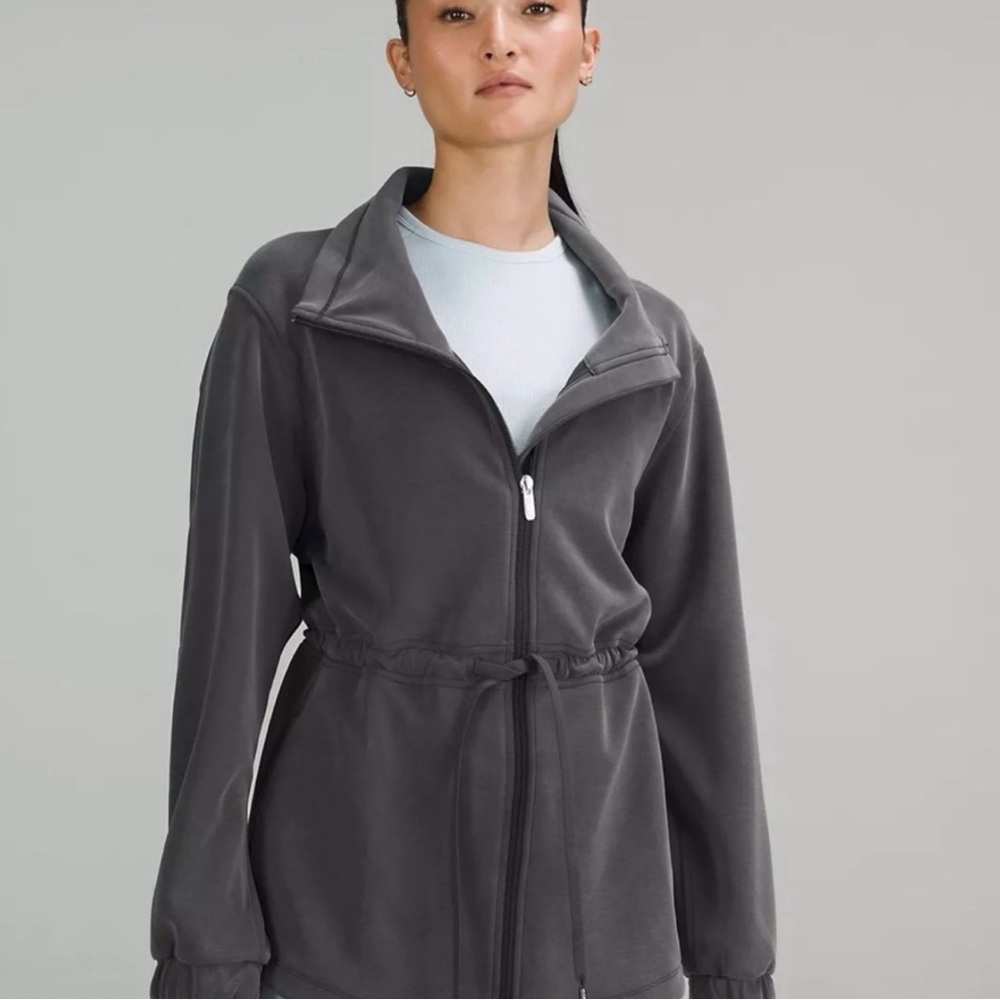 Lululemon Cinch Waist Softstreme Jacket Gray Size 10